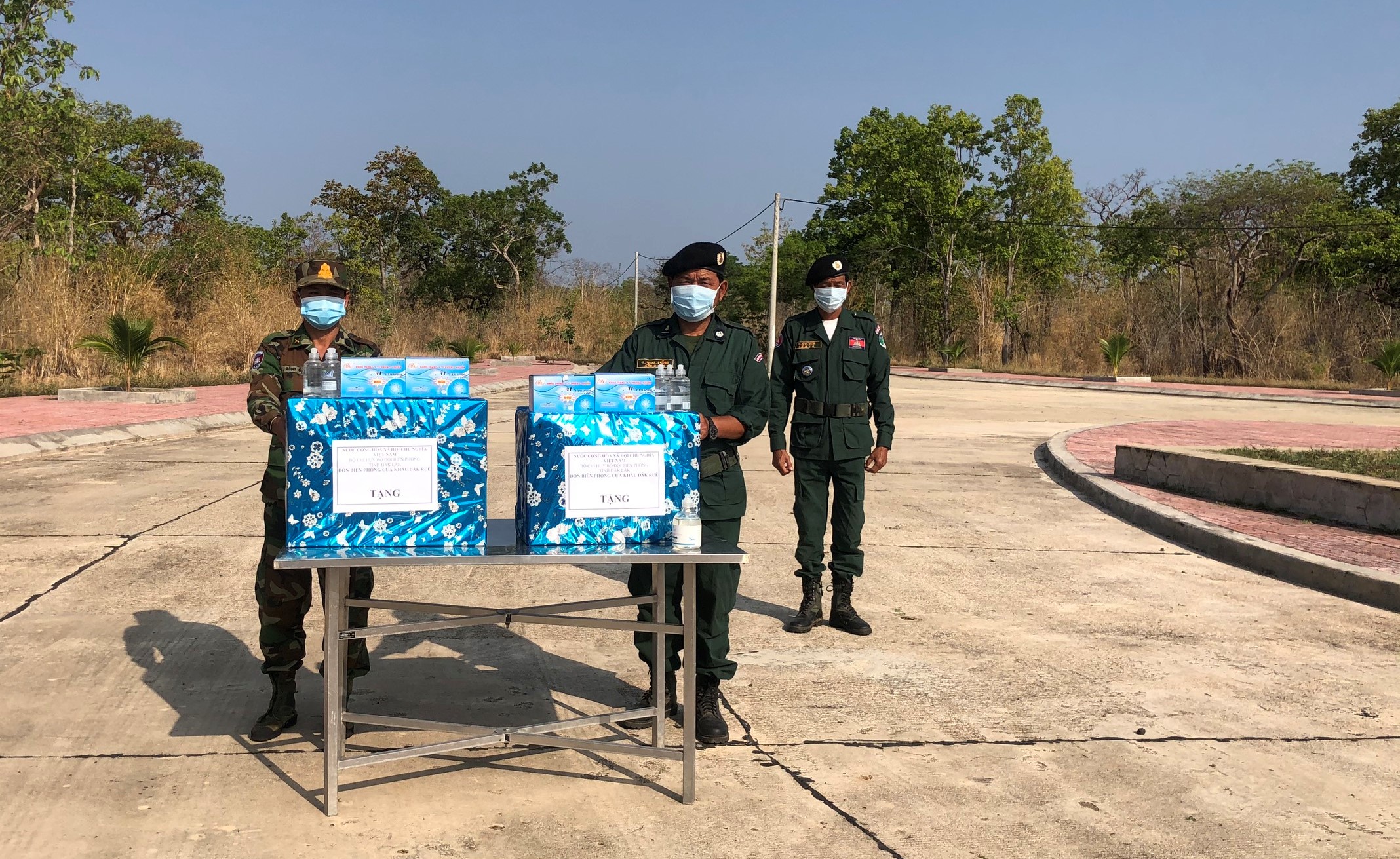 Bộ đội Biên phòng Đắk Lắk chúc Tết lực lượng bảo vệ biên giới Campuchia